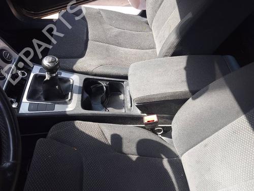 Used Armrest / Center console VW PASSAT B6 (3C2) [2005-2011]  28451743