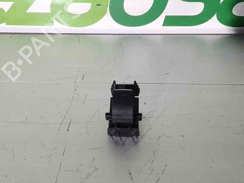 right-rear-window-switch-toyota-auris-estate-_e18_-2013-2014-2015-2016-2017-2018-29713485 main image