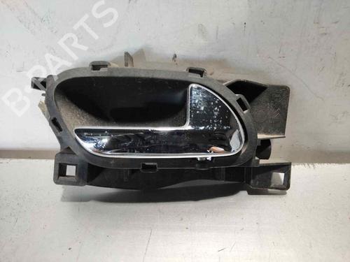 Poignée intérieure avant droite PEUGEOT 407 (6D_) 2.0 (6DRFNB, 6DRFNE) (136 hp) 32368506