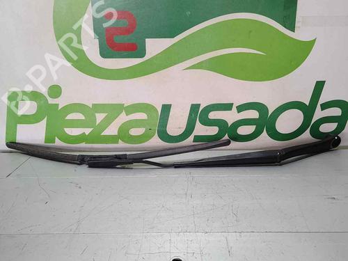 Used Front windshield wiper arm RENAULT KOLEOS I (HY_) 2.0 dCi (HY0K) (150 hp) 31353709