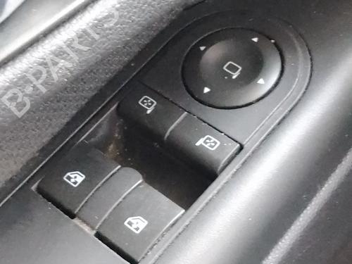 Used Left front window switch OPEL ZAFIRA / ZAFIRA FAMILY B (A05) 1.8 (M75) (140 hp) 32070924