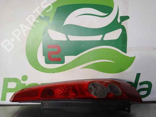 Used Right taillight FORD FIESTA V (JH_, JD_) 1.4 16V (80 hp) 31696822