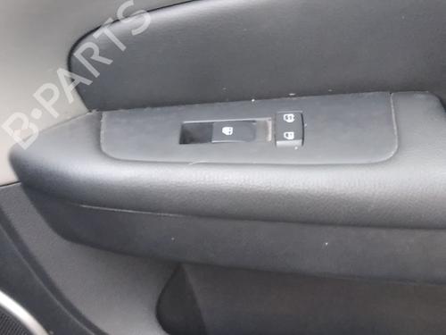 Used Right front window switch CHEVROLET EPICA (KL1_) [2004-2011]  32345262