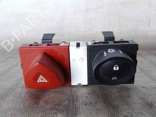 Used Warning switch RENAULT MEGANE II (BM0/1_, CM0/1_) [2001-2012]  26466842