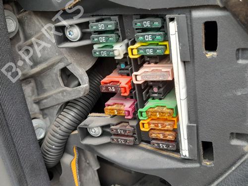 Used Fuse box Fuse box MERCEDES-BENZ E-CLASS (W211) E 270 CDI (211.016) (177 hp) 32707750 32707750