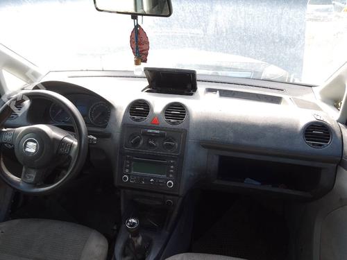 Dashboard Dashboard VW CADDY III MPV (2KB, 2KJ, 2CB, 2CJ) 1.9 TDI (105 hp) 39595222 39595222