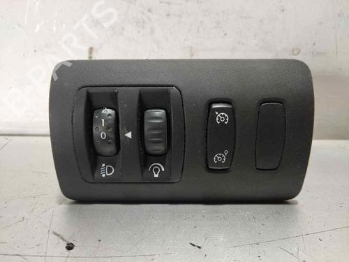 switch-renault-clio-iii-br01-cr01-2005-2006-2007-2008-2009-2010-2011-2012-2013-2014-28463846 main image