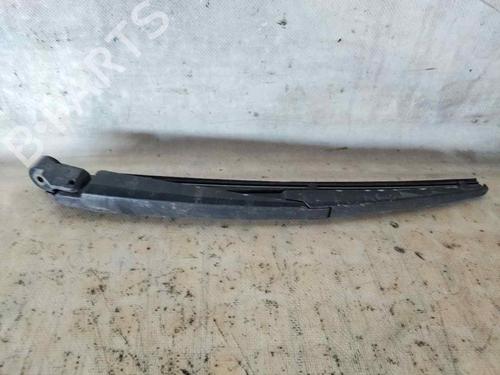Used Rear windshield wiper arm SUZUKI GRAND VITARA II (JT, TE, TD) 1.9 DDiS All-wheel Drive (JT419, TD44, JB419WD, JB419XD,... (129 hp) 28466542