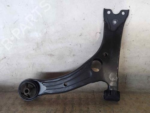 Used Right front suspension arm TOYOTA COROLLA Verso (ZER_, ZZE12_, R1_) 1.8 (ZNR11_, ZNR11R) (129 hp) 26473911