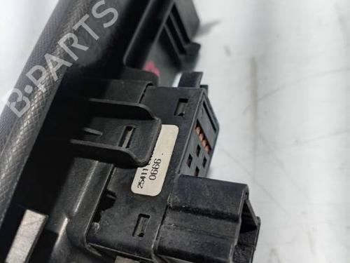 Used Right front window switch Right front window switch NISSAN NOTE (E11, NE11) 1.5 dCi (86 hp) 39751137 39751137