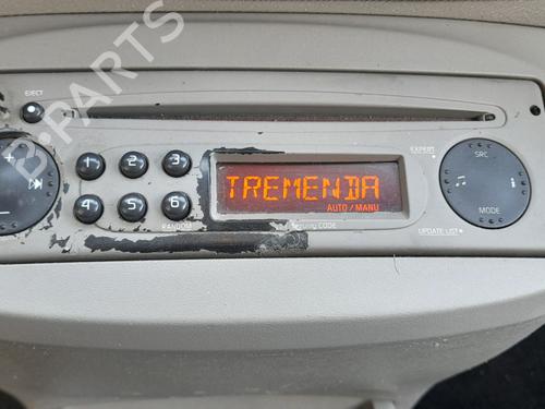 Used Radio Radio RENAULT TWINGO II (CN0_) 1.2 (CN0D) (58 hp) 35736506 35736506