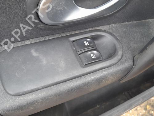 Used Left front window switch Left front window switch RENAULT CLIO III (BR0/1, CR0/1) [2005-2014] 33026036 33026036