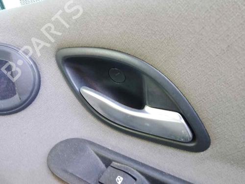 Højre bagtil invendig håndtag RENAULT ESPACE IV (JK0/1_) 3.0 dCi (JK0E, JK0Y) (181 hp) 28468169