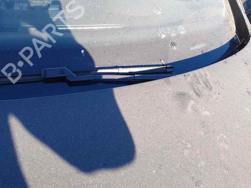 Used Front windshield wiper arm VW GOLF V (1K1) [2003-2010]  28464788