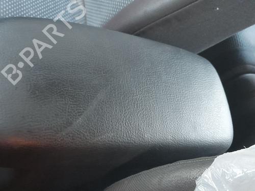 Used Armrest / Center console Armrest / Center console MAZDA 6 Saloon (GG) 2.0 DI (GG14) (136 hp) 33693779 33693779