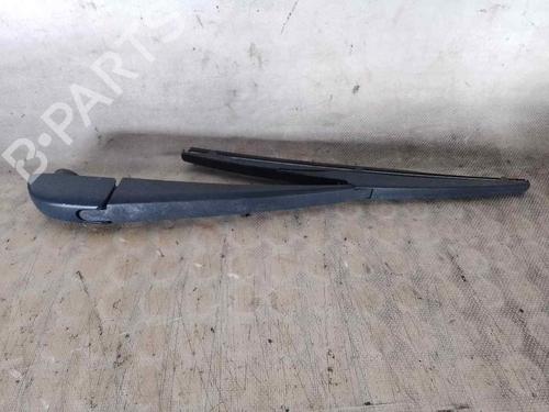Bakre vindusviskerarm TOYOTA YARIS (_P13_) 1.5 (NSP131_) (112 hp) 26476878