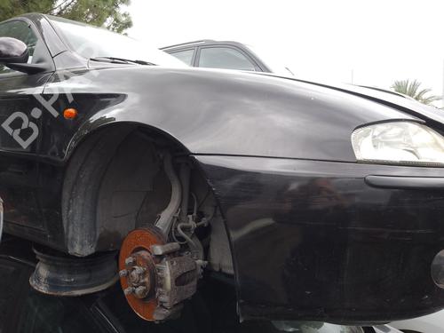 Guarda-lamas direito Guarda-lamas direito ALFA ROMEO 147 (937_) 1.6 16V T.SPARK (937.AXA1A, 937.AXB1A, 937.BXB1A) (120 hp) 32196018 32196018