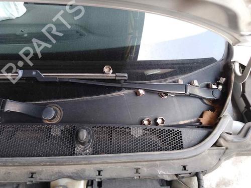 Used Front windshield wiper arm PEUGEOT 308 II (LB_, LP_, LW_, LH_, L3_) [2013-2021]  28463615
