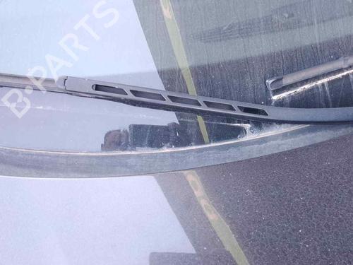 Used Front windshield wiper arm AUDI A3 (8P1) 1.9 TDI (105 hp) 28464834