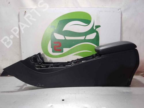 Used Armrest / Center console MERCEDES-BENZ A-CLASS (W176) A 200 CDI / d (176.008) (136 hp) 31792242