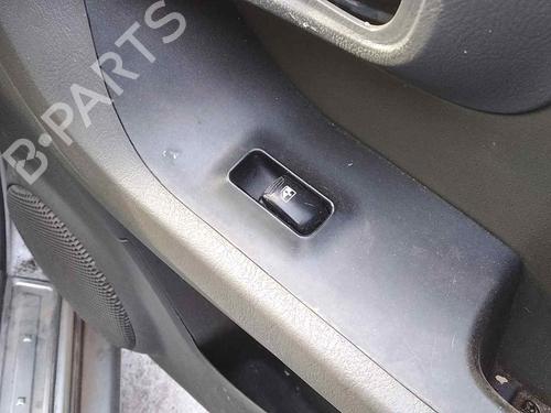 Used Right front window switch HYUNDAI SANTA FÉ I (SM) 2.0 CRDi (113 hp) 28451706