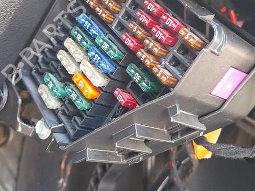 Used Fuse box AUDI A6 C6 (4F2) [2004-2011]  32678880