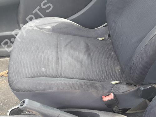 right-front-seat-renault-clio-iii-br01-cr01-2005-2006-2007-2008-2009-2010-2011-2012-2013-2014-33023182 main image