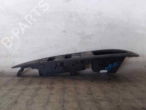 Used Left front window switch NISSAN PRIMERA (P12) 2.2 Di (126 hp) 26473557