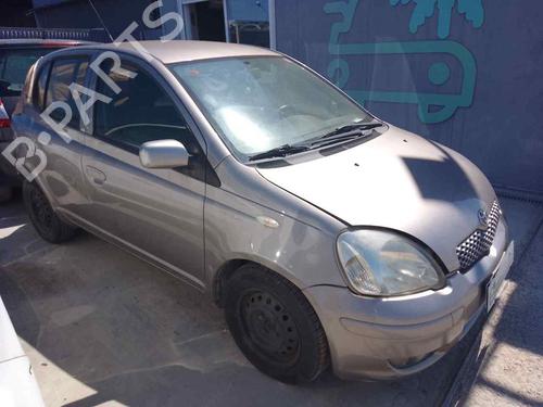 Used Fuse box TOYOTA YARIS (_P1_) [1999-2005]  32070937