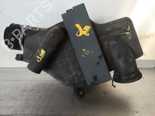 Used Air filter box Air filter box BMW 5 (E39) 520 i (150 hp) 33929947 33929947