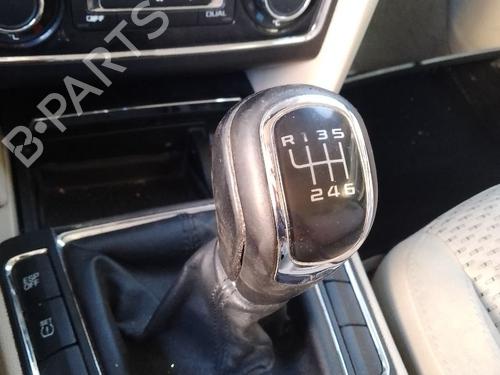 Used Gear lever SKODA SUPERB II (3T4) 2.0 TDI 16V (140 hp) 32234297