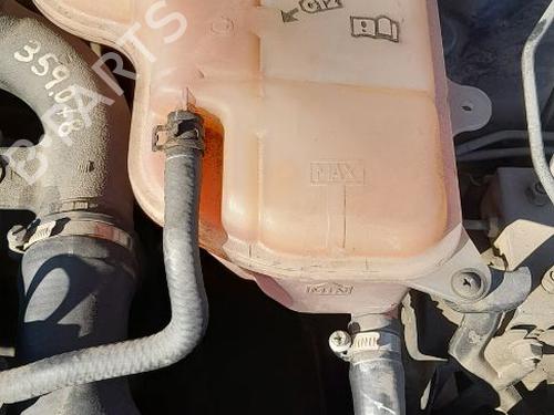 ekpansionstank-vw-passat-b5-3b2-1996-1997-1998-1999-2000-2001-33126401 main image