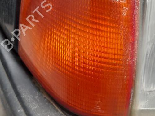 Clignotant avant droit AUDI 100 C3 Saloon (443, 444) 2.2 (137 hp) 32736256