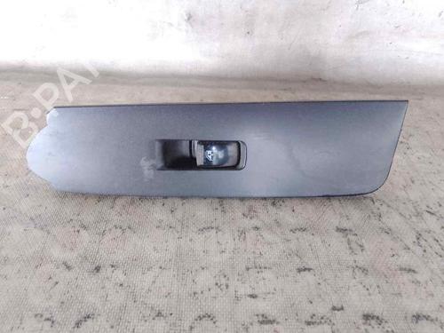 Used Right front window switch HYUNDAI TERRACAN (HP) [2001-2008]  26469421