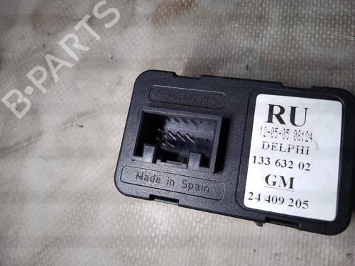 Left front window switch OPEL CORSA C (X01) 1.2 Twinport (F08, F68) | BP26467799I27 
