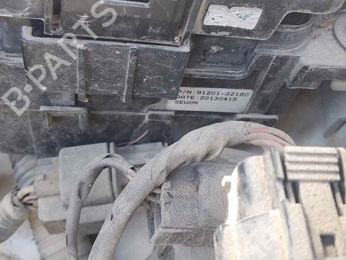 Used Fuse box HYUNDAI i40 I (VF) 1.7 CRDi (116 hp) 28460862