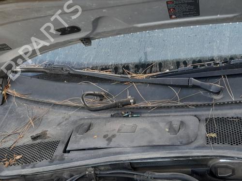 Used Front windshield wiper arm VW PASSAT B5.5 (3B3) [2000-2005]  32348265