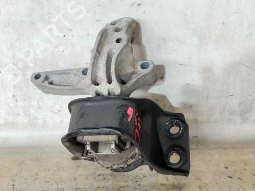 Used Engine mount RENAULT KADJAR (HA_, HL_) 1.5 dCi 110 (HLA3) (110 hp) 29613157
