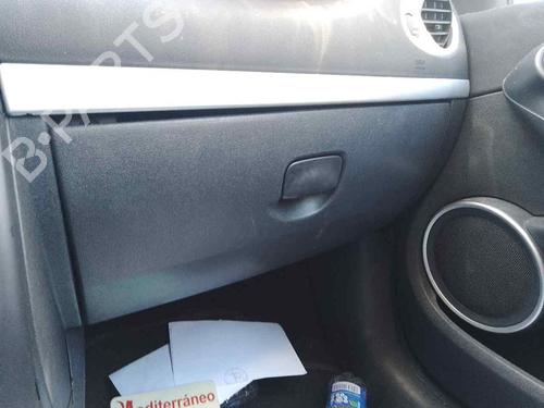 Used Glove box RENAULT CLIO III (BR0/1, CR0/1) 1.5 dCi (BR17, CR17) (86 hp) 28463981