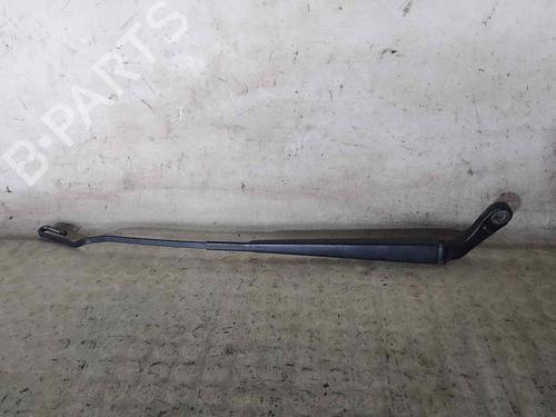 Used Front windshield wiper arm CHRYSLER VOYAGER IV (RG, RS) 2.5 CRD (141 hp) 26467454