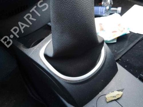 Used Gear lever RENAULT CLIO III (BR0/1, CR0/1) 1.5 dCi (BR17, CR17) (86 hp) 28463850