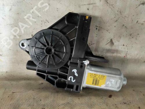 Used Left front window motor VOLVO V40 Hatchback (525) D2 (114 hp) 30323296