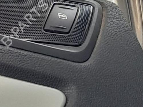 Comutador vidro trás esquerdo Comutador vidro trás esquerdo SKODA OCTAVIA II (1Z3) 2.0 TDI (140 hp) 33817440 33817440