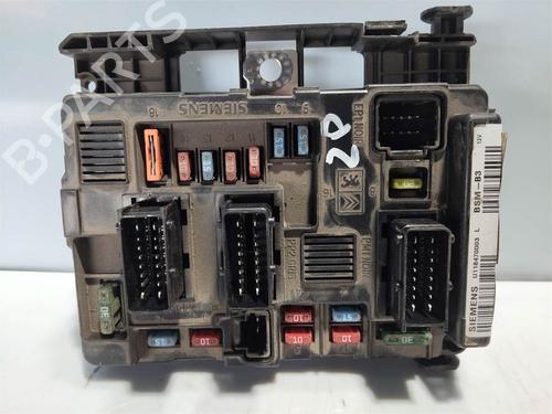 Used Fuse box Fuse box 38329615 38329615