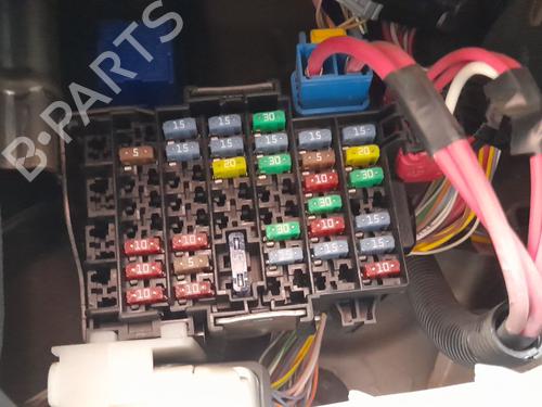 Used Fuse box Fuse box RENAULT TWINGO II (CN0_) 1.2 (CN0D) (58 hp) 35725575 35725575