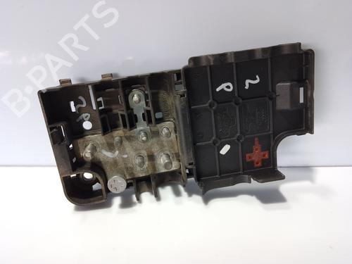 Used Fuse box Fuse box 37693448 37693448