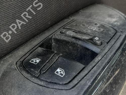 Used Left front window switch Left front window switch OPEL CORSA E (X15) [2014-2026] 33556423 33556423