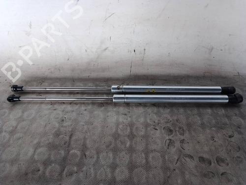Used Tailgate lift support VW GOLF IV (1J1) 1.6 (100 hp) 26469843
