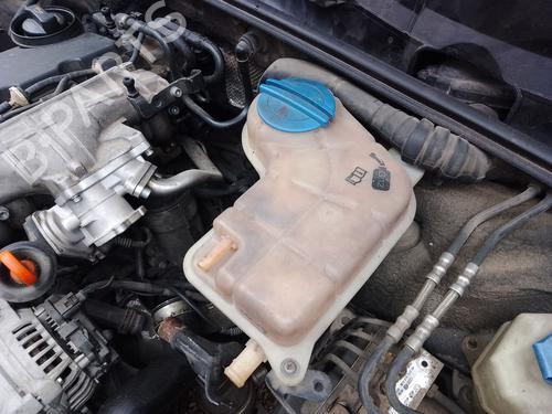 Used Expansion tank AUDI A4 B7 (8EC) 2.0 TDI 16V (140 hp) 32084504