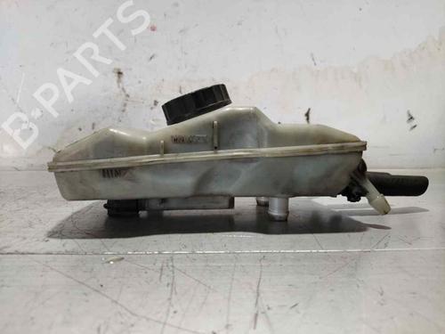 Used Brake fluid reservoir Brake fluid reservoir MERCEDES-BENZ VITO Bus (W639) 111 CDI (639.701, 639.703, 639.705) (109 hp) 33470142 33470142